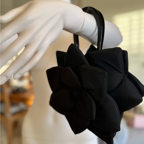 Mad by Design Flower Clutch/Wristlet - Picture 5 of 11